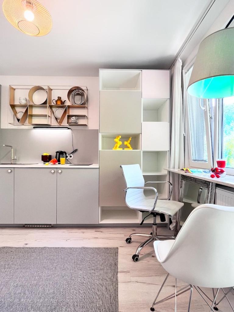 Cozy At Park Near City-center +netflix +wifi Apartament Warszawa